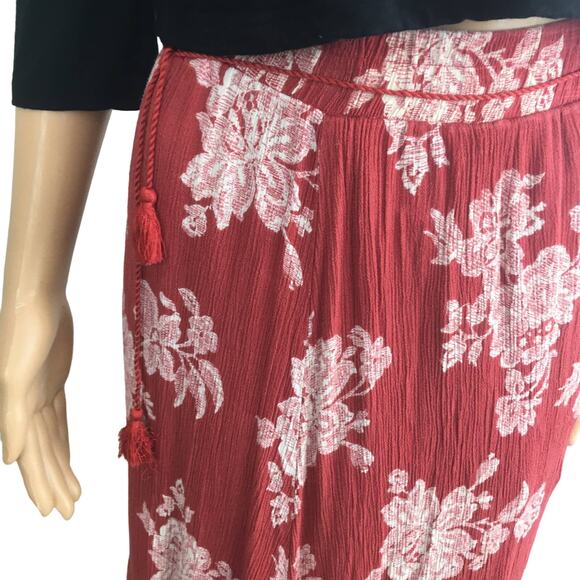 See you Monday Floral Print Maxi- Skirt in Red and White Size Medium - Picture 6 of 9
